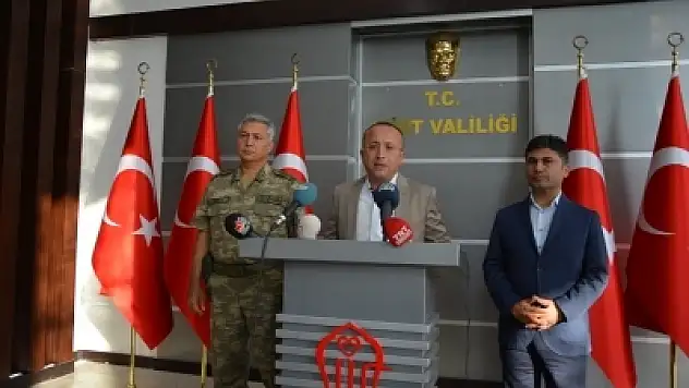 VALİ ALİ FUAT ATİK, ERUH İLÇEMİZDE GERÇEKLEŞTİRİLEN OPERASYONLA İLGİLİ BİLGİLENDİRMELERDE BULUNDU