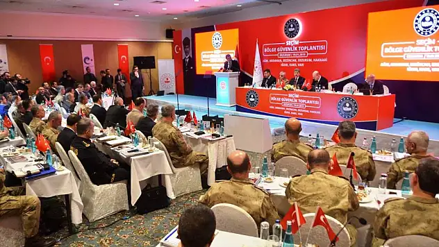 VALİ ALİ FUAT ATİK, SEÇİM BÖLGE GÜVENLİK TOPLANTISINA KATILDI