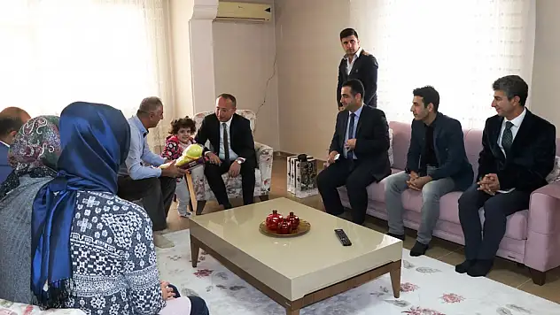 VALİ ALİ FUAT ATİK'TEN, ŞEHİT AİLESİNE ZİYARET