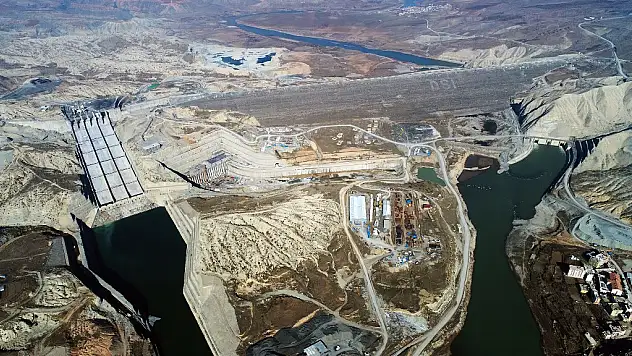 VALİ ATİK, ILISU BARAJINDA SU TOPLANLANMAYA BAŞLANACAĞINI AÇIKLADI