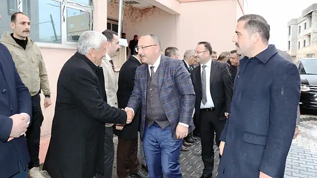 VALİ ATİK, PERVARİ VE ŞİRVAN İLÇELERİNDE KÖY MUHTARLARI İLE BİR ARAYA GELDİ