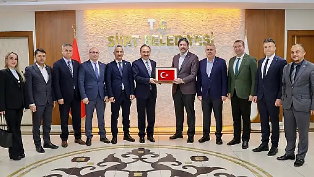 Vali Dr. Kemal Kızılkaya, BEM-BİR-SEN Genel Başkanı Levent Uslu'yu Makamında Kabul Etti