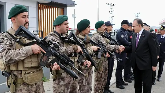 Vali Dr.Kemal Kızılkaya, Görev Başındaki Emniyet ve Jandarma Ekiplerini Ziyaret Etti