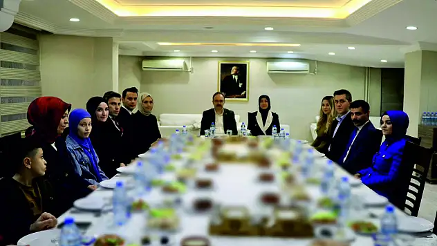 Vali Dr.Kemal Kızılkaya, Mülki İdare Amirleriyle İftarda Bir Araya Geldi