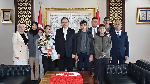 Vali Dr. Kemal Kızılkaya'ya Kütüphaneler Haftası Ziyareti