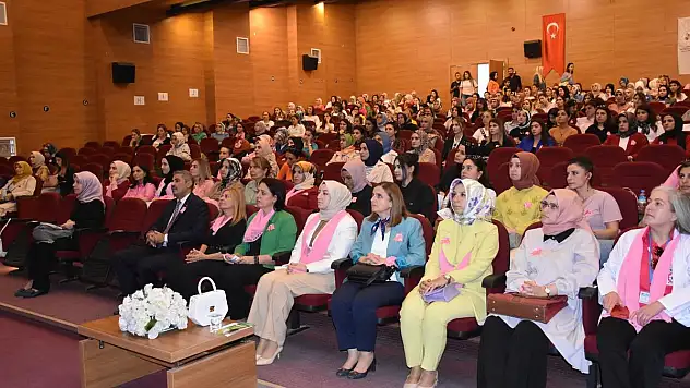 Siirt'te 'Kanser ve Kanser Taramaları' Konulu Konferans Verildi