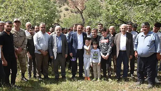 Vali Hacıbektaşoğlu, Akdoğmuş Köyü Şenliklerinde Vatandaşlarla Bir Araya Geldi