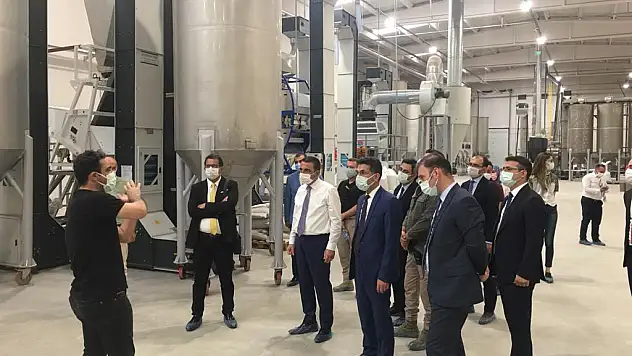 VALİ HACIBEKTAŞOĞLU, ÇİNKO İZABE TESİSİ İNŞAATINDA İNCELEMELERDE BULUNDU