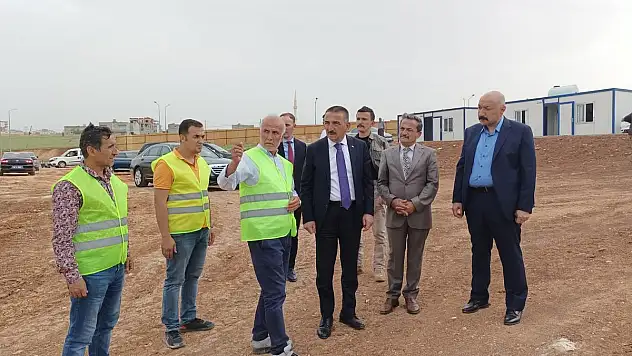 Vali Hacıbektaşoğlu Hastane İnşaatında İncelemelerde Bulundu