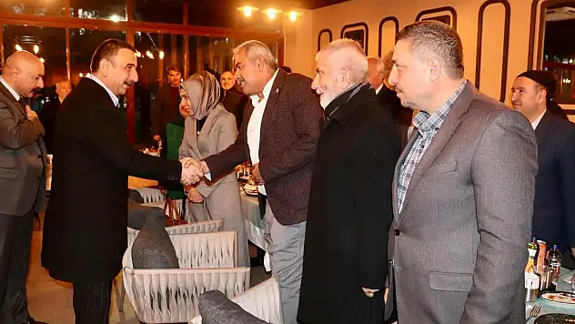 VALİ HACIBEKTAŞOĞLU, İFTARDA SİVİL TOPLUM KURULUŞU TEMSİLCİLERİYLE BİR ARAYA GELDİ