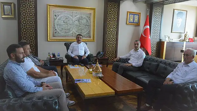 Vali Hacıbektaşoğlu  MHP Heyetini Kabul Etti