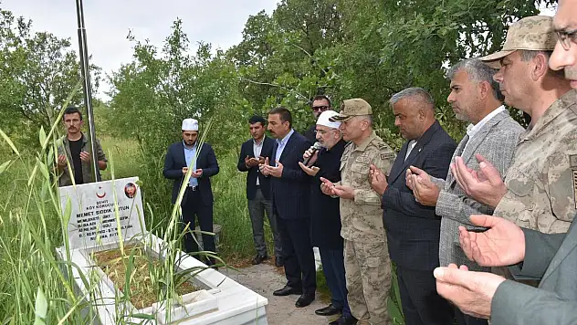Vali Hacıbektaşoğlu, Şehit Mehmet Sıddık Artun İçin Düzenlenen Anma Programına Katıldı