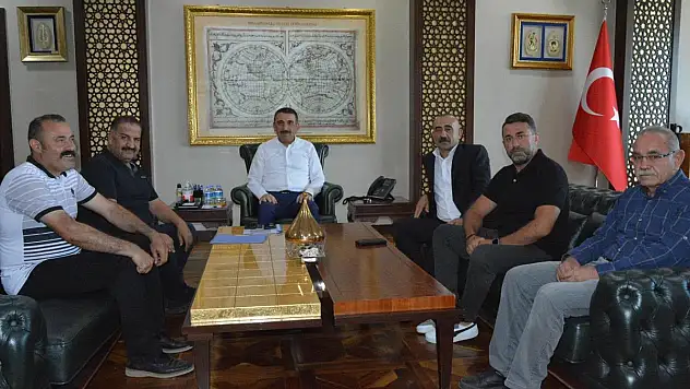 Vali Hacıbektaşoğlu, Siirt İl Özel İdare Spor Kulübü Yönetimini Kabul Etti
