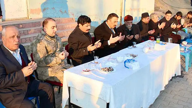 VALİ HACIBEKTAŞOĞLU, VEFAT EDEN KÖY MUHTARI'NIN AİLESİNE TAZİYE ZİYARETİNDE BULUNDU