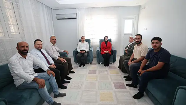 Vali Kemal Kızılkaya'dan Şehit Güvenlik Korucusu Ali Birsen'in Ailesine Anlamlı Ziyaret
