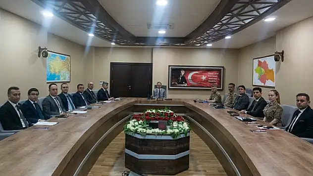 Vali  Kızılkaya Başkanlığında, Haftalık İl Güvenlik ve Asayiş Koordinasyon Toplantısı Yapıldı