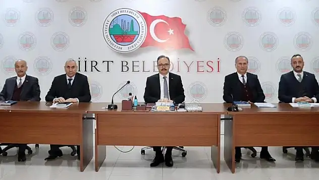 Vali Kızılkaya, Belediye Birim Müdürleri İle Haftalık Toplantısını Gerçekleştirdi