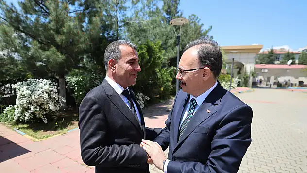 Vali Kızılkaya'dan İl Genel Meclisi Başkanı Hasan Carlık'a İade-i Ziyaret