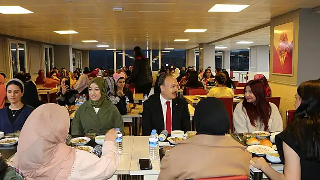 Vali Kızılkaya, Gençlerle İftar Sofrasında Buluştu!