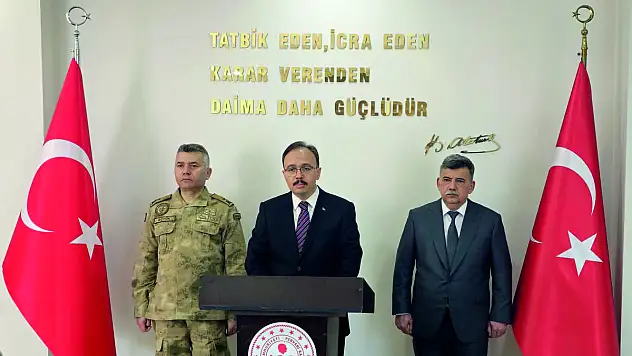 Vali Kızılkaya, Güvenlik ve Asayiş Toplantısını Pervari İlçesinde Gerçekleştirdi