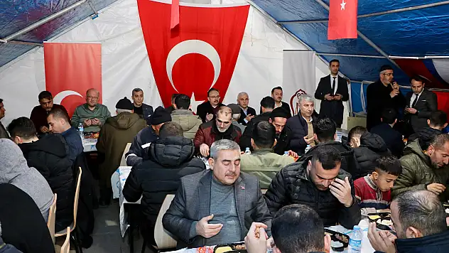 Vali Kızılkaya, İlk İftarını Vatandaşlarla Birlikte Açtı