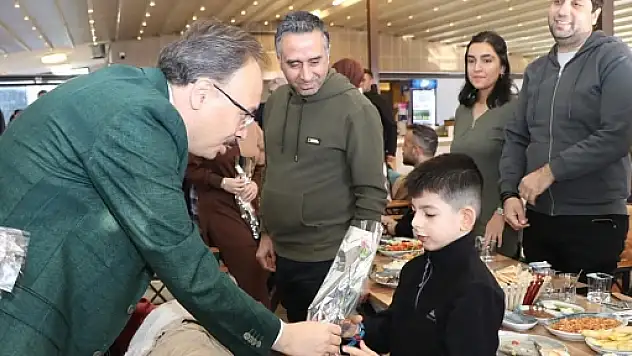 Vali Kızılkaya, Öğretmenlerle Buluştu