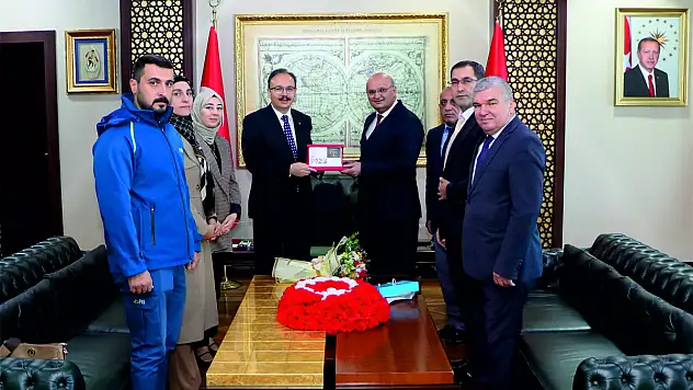 Vali Kızılkaya, PTT'nin 184. Kuruluş Yıldönümü Nedeniyle PTT Heyetini Kabul Etti