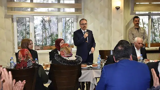 Vali Kızılkaya, Roman Vatandaşlarla Bir Araya Geldi