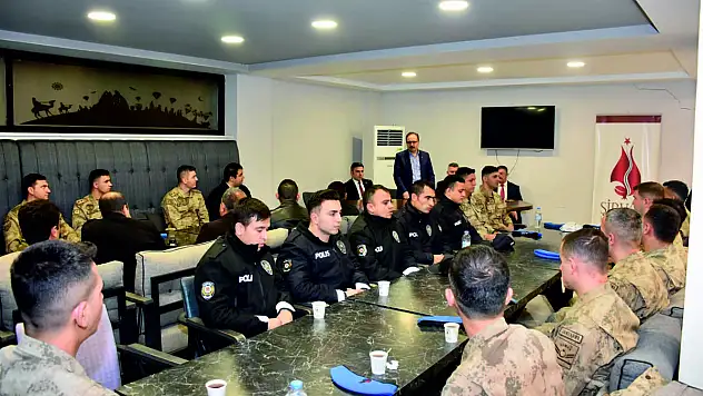 Vali Kızılkaya, Şirvan'da Jandarma, Emniyet ve Öğretmenlerle İftarda Bir Araya Geldi