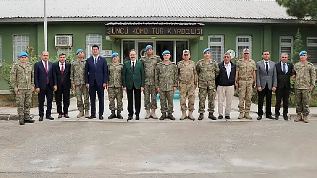 Vali Kızılkaya'dan Eruh Bayıryüzü Askeri Üs Bölgesine Ziyaret