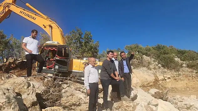 Vali Kızılkaya'nın Talimatıyla Eruh'ta Köy Yollarının Mesafesi Kısaltılıyor