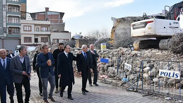 Vali ve Belediye Başkan V. Dr.Kemal Kızılkaya, Kentsel Dönüşüm Çalışmalarını Denetleyerek İncelemelerde Bulundu