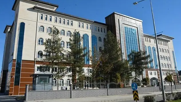 VALİLİKTEN SİİRT'TE MİSAFİR EDİLEN DEPREMZEDE AİLELER İÇİN ÖNEMLİ DUYURU