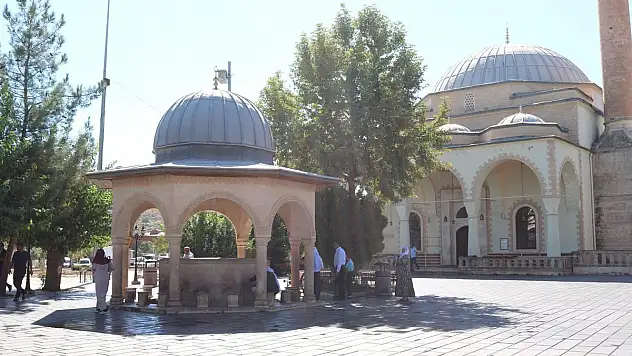 Veyselkarani Camii Yıktırılıp Yerine 4 Minareli Yeni Cami Yapılacak