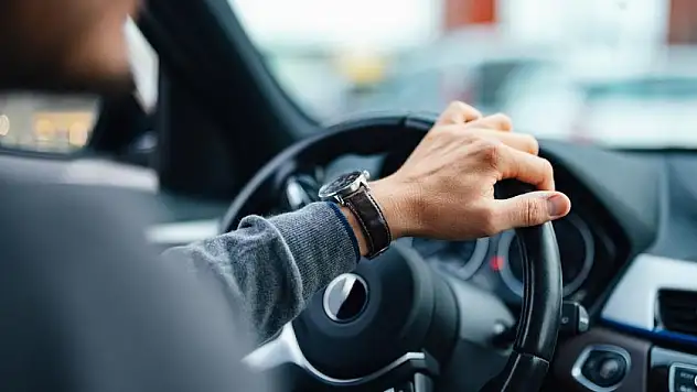 Yargıtay'dan Emsal Karar: Trafikte Israrlı Selektör Yapan Sürücülere Hapis Cezası Gündemde