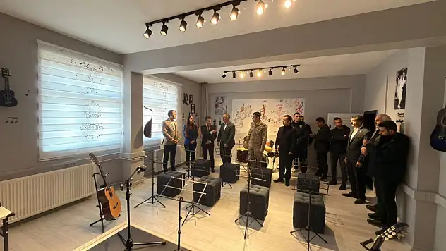 Yarımca Ortaokulu'nda 'Berkant Bolat' Müzik Atölyesi ve Kütüphane açıldı