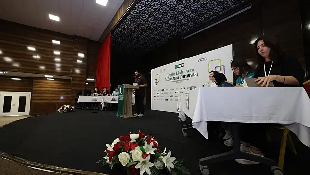 Yeşilay Liseler Anası Münazara Turnuvasının Doğu Anadolu Bölge Finali Tamamlandı!