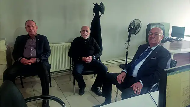 Yılmaz Helvacıoğlu Aramızda