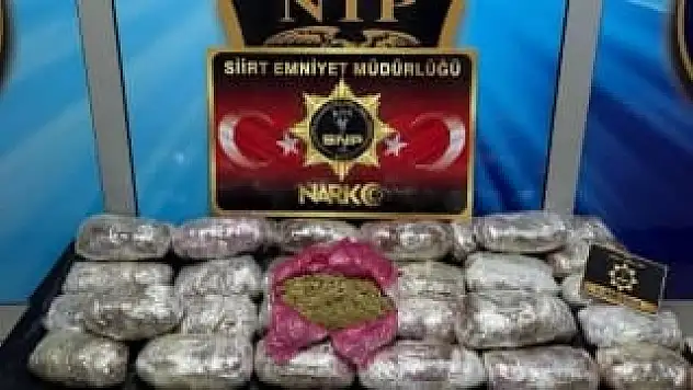 Siirt'te yolcu otobüsünde 9 kilo kubar esrar ele geçirildi: 1 tutuklama