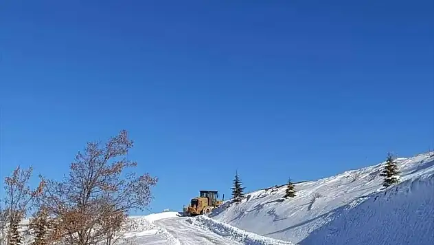 Yollar Kar Nedeniyle Kapandı