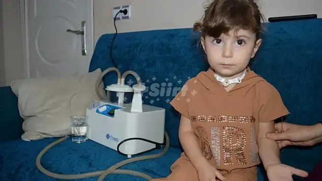 Yüksek Ateş Şikayetiyle Gittiği Hastanede Entübe Edilen Minik Nazlı İyileşmeyi Bekliyor!