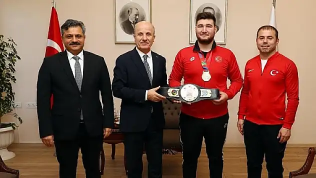 Yükseköğretim Kurulu Başkanı Erol Özvar, 'Siirt Üniversitesinin Başarısı ile Övünüyoruz'