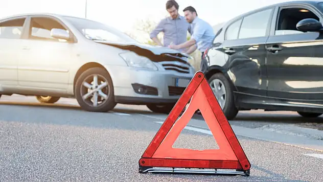 Zorunlu trafik sigortasında yeni dönem: Basamak korunacak, erken yenilemede kaza indirimi var