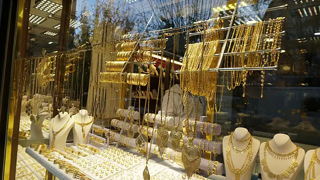 Altın Fiyatlarında Sert Düşüş: Uzmanlardan 3.500 Dolar Uyarısı