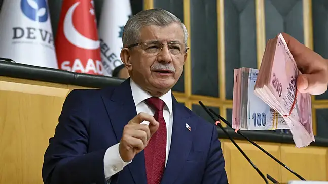 Davutoğlu'ndan Dikkat Çeken Açıklama: 'Açık Konuşayım, Maddi Sıkıntı Yaşıyorum'