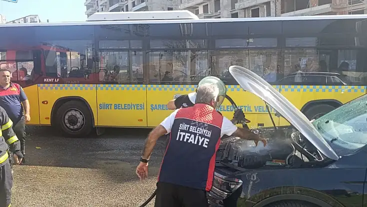 İstanbul'dan Siirt'e Gelen Sürücünün Otomobili Alevlere Teslim Oldu