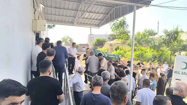 Kanaat Önderi Hacı Bedri Karataş Son Yolculuğuna Uğurland