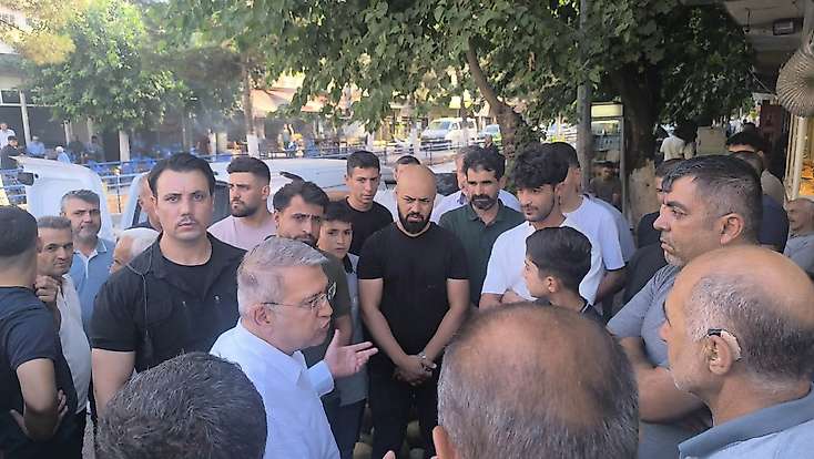 Kurtalan’da trafik gerilimi sonrası dikkat çeken buluşma: Siirt İl Emniyet Müdürü vatandaşları dinledi