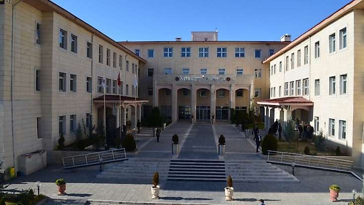 Siirt Adliyesi’nde Zabıt ve İcra Katipliği Sözlü Sınavına Girecekler Belli Oldu