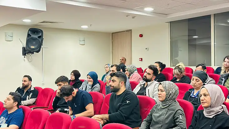 Siirt’te Hastane Enfeksiyonları ve Yoğun Bakımlarda Enfeksiyon Kontrolü Eğitimi Düzenlendi